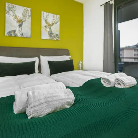 Monolocale Con Terrazzo Vista Via Cassarinetta 7 By Lr *