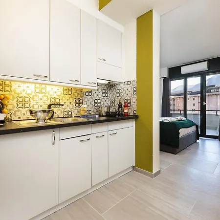 Monolocale Con Terrazzo Vista Via Cassarinetta 7 By Lr