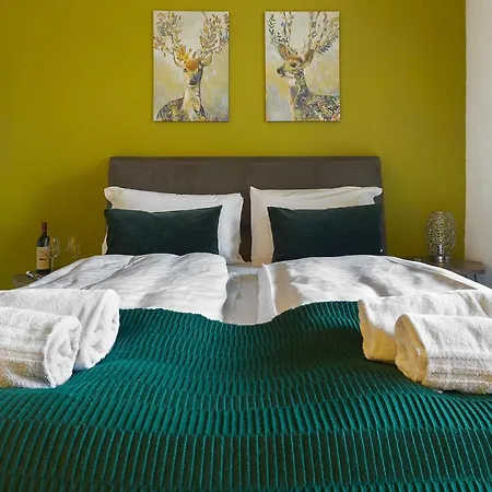 Monolocale Con Terrazzo Vista Via Cassarinetta 7 By Lr *