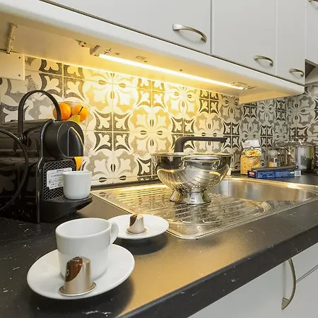 Monolocale Con Terrazzo Vista Via Cassarinetta 7 By Lr Apartment *