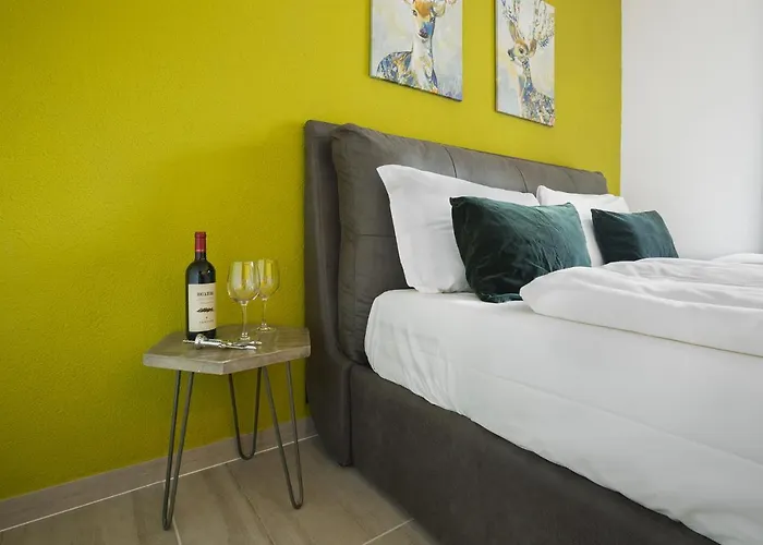 Monolocale Con Terrazzo Vista Via Cassarinetta 7 By Lr Apartment Lugano