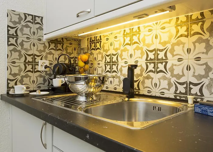 Monolocale Con Terrazzo Vista Via Cassarinetta 7 By Lr *