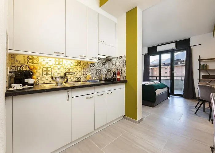 Monolocale Con Terrazzo Vista Via Cassarinetta 7 By Lr